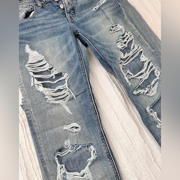 American Eagle Size 2 Distressed Mom Jeans - Picture 3 of 6